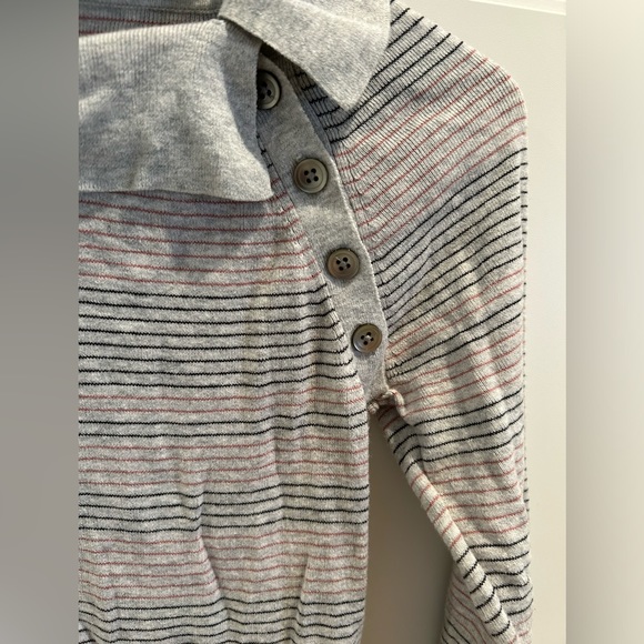 Club Monaco Ladies Vintage Sweater Size Medium - Picture 3 of 4